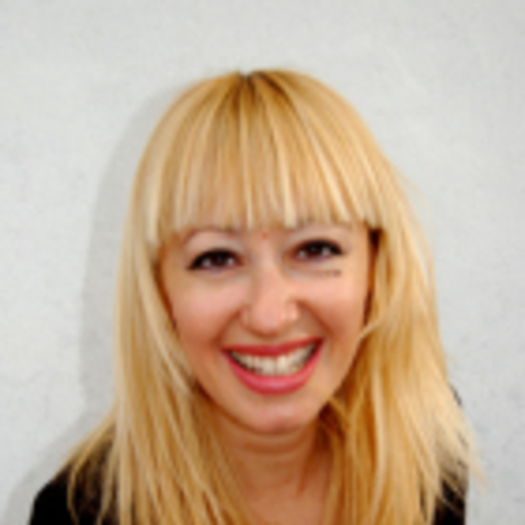 Mónica Moreno Diseñadora gráfica Buenos días, XING