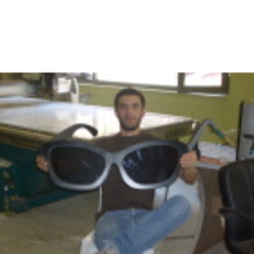 Volkan Akkan cnc operatörü, reklamcılık, dekorasyon, sahne dekoru