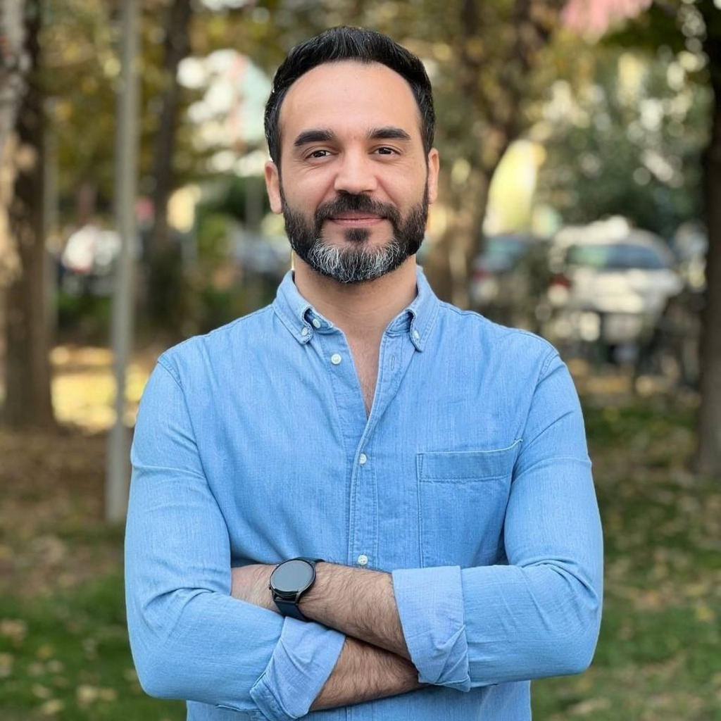 Ehsan Aarabian 3D Artist & Graphic Designer Pergas Teb lafarrerr