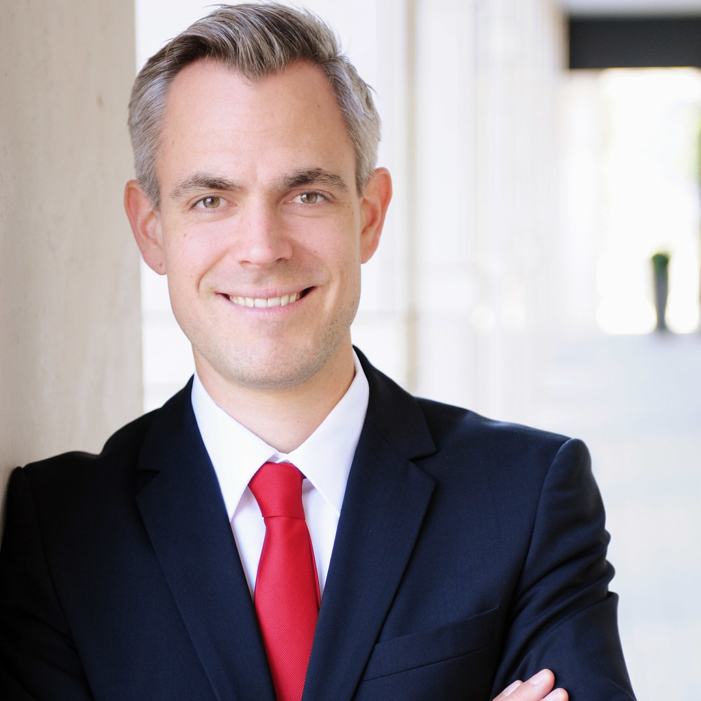 Schlenkhoff Sales Director UiPath XING