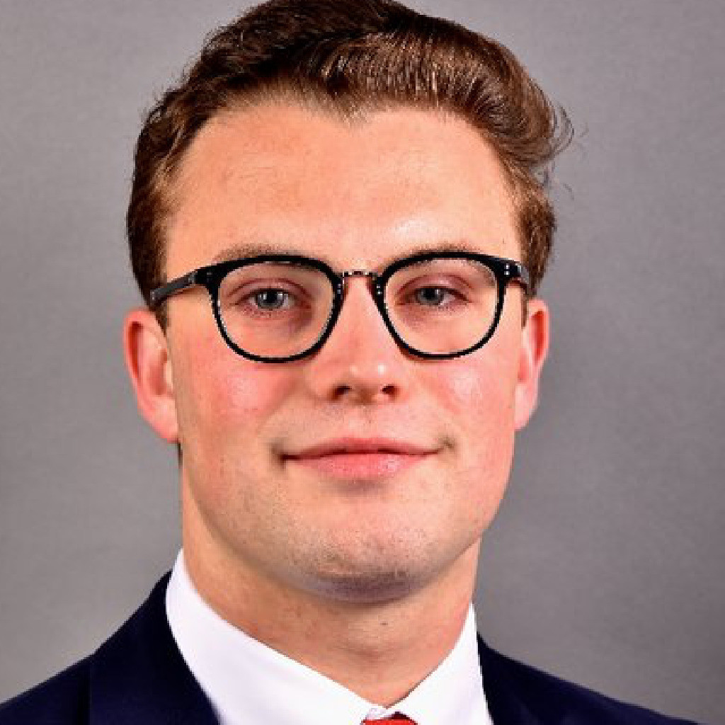 Ing. Gustav SImons Consumer Consultant New Horizons CLC Frankfurt