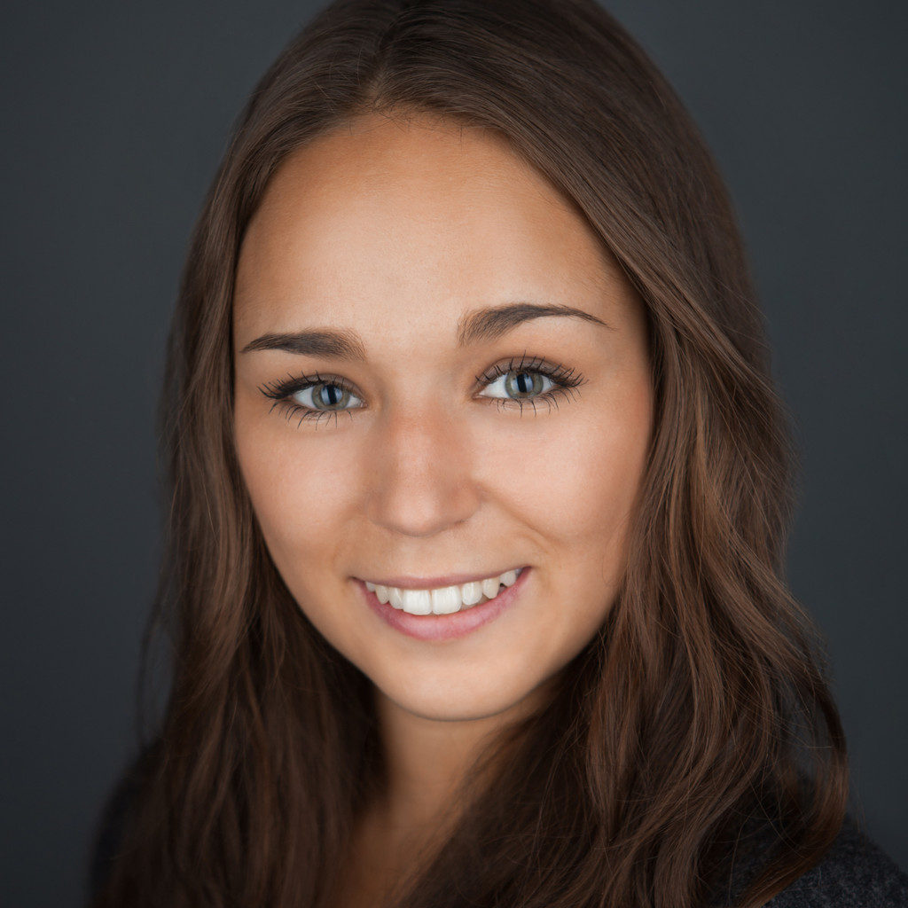 Anna Hölzel Cloud Migration & Implementation Analyst Accenture XING