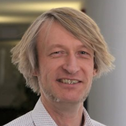 Dr. Nils Tremer