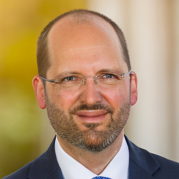 Dr. Matthias Koch