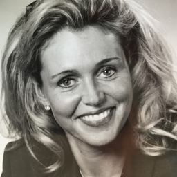 Claudia Schöne