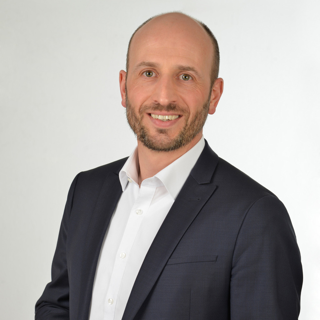 Dipl.Ing. Franz Lesiw Chief Information Officer (CIO) Wienerberger