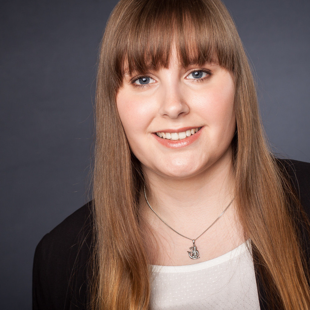 Nina Schonberger Controllerin Estama Gesellschaft Fur Real Estate Management Mbh Xing