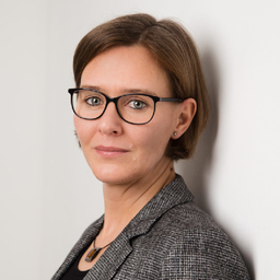 Dr. Julia Kaschenz