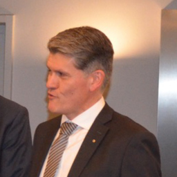 Prof. Dr. Ralf Gampfer