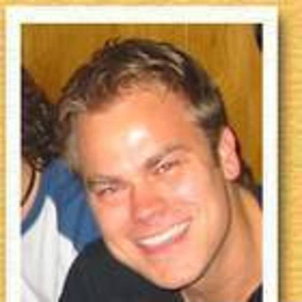 Janosch Auth Niederlassungsleitung / Mitglied der Geschäftsleitung