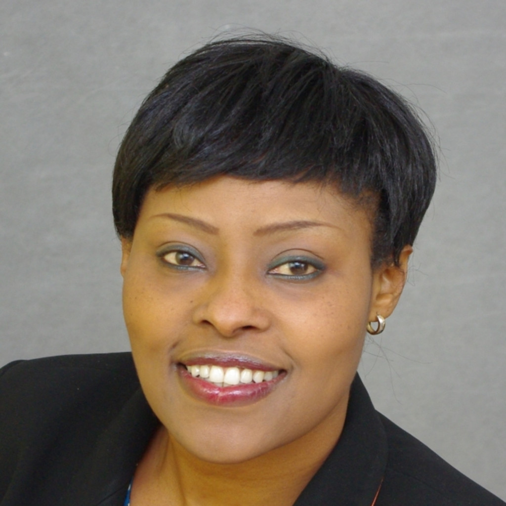 Marthe Ndayizigiye Geschäftsführerin Ikaze XING