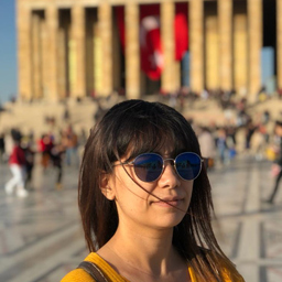 Elif Esra Fırat