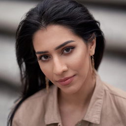 Shania Izadi