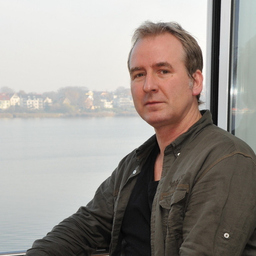 Raimond Strauß