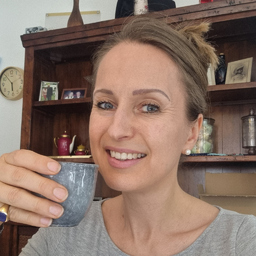 Dr. Caroline Neumueller
