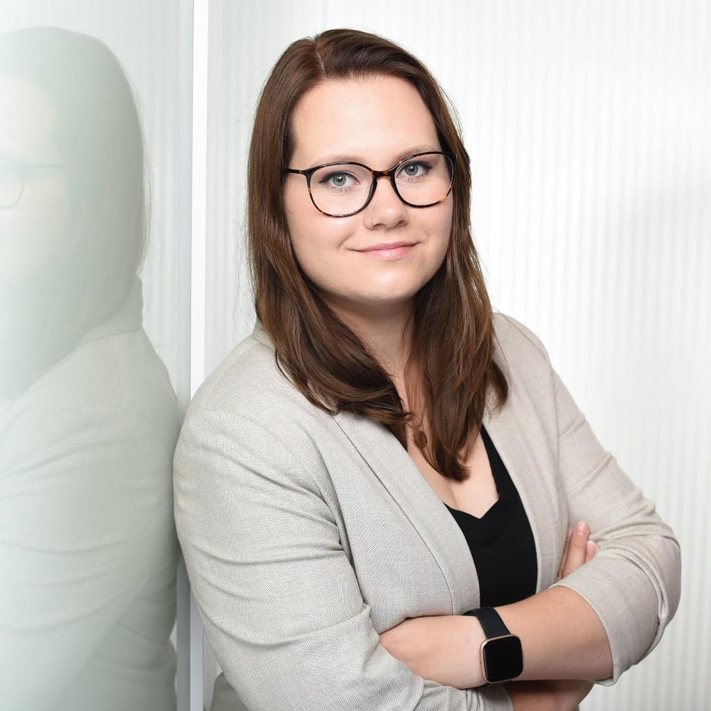 Janika Siegel - Engine Mechanic Maintenance - Lufthansa Technik AG | XING