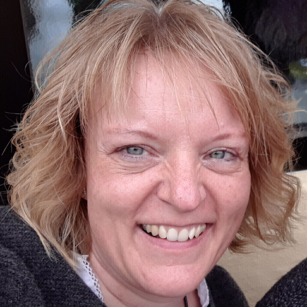 Andrea Lanzinger Wohnungs und Immobilienwirtschaft IHK München XING