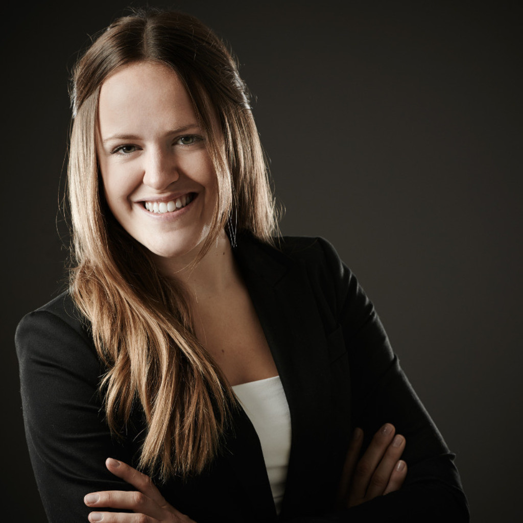 Theresa Schuhmacher Associate Account Executive Amazon Web Services 