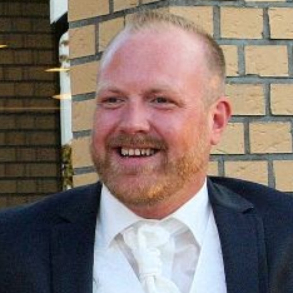 Adrian Marks Vertriebsmitarbeiter VHV Anlagenbau GmbH XING