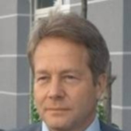 Dr. Reinhard van der Does