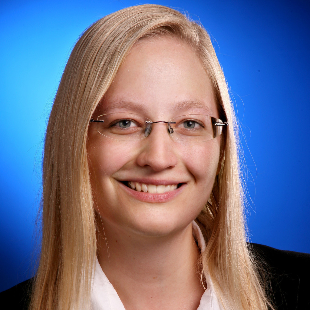 Dr. Constanze Jahn Senior Manager dfine GmbH XING