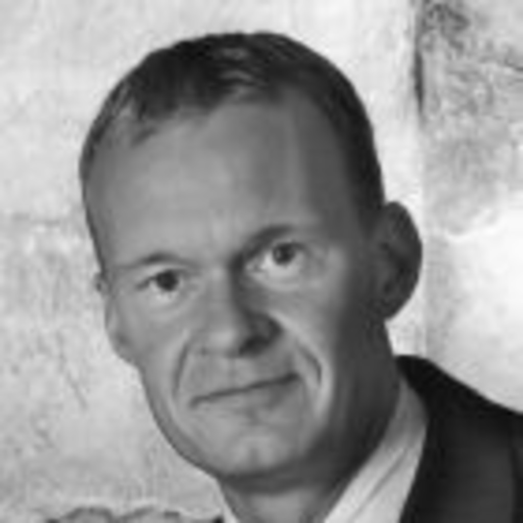 Dr. Matthias Groppe Deputy Training Manager VistaJet