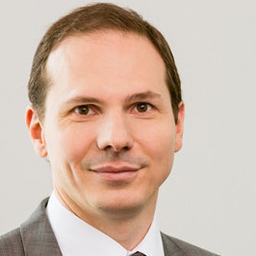 Dr. Alexander González