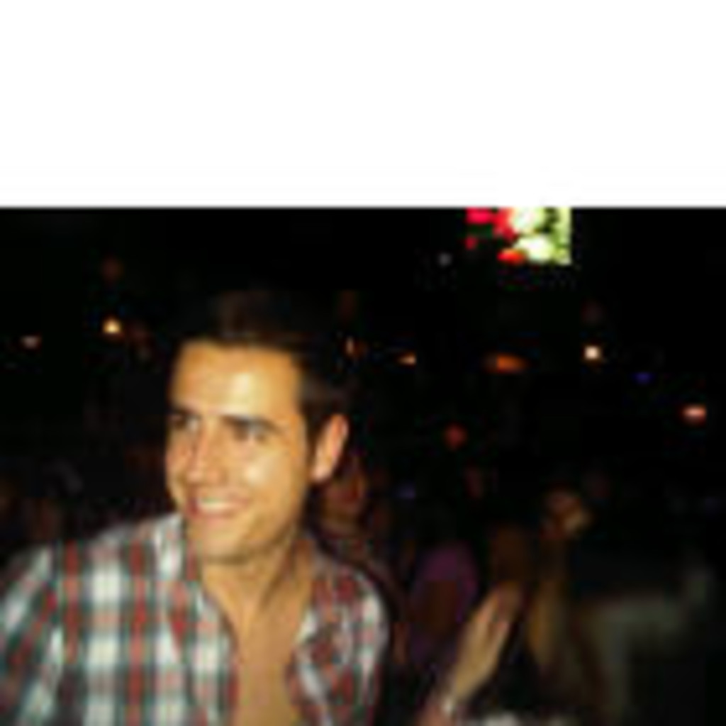 Álvaro Pérez Sánchez Director Comercial redes y servicios S