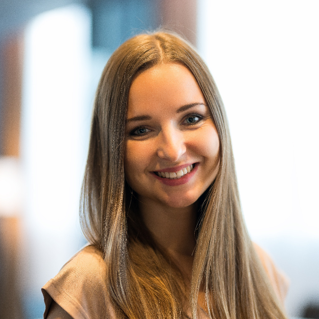 Anna Ziegler Gründerin www.jederistbedeutend.de Anna Ziegler Jeder ist bedeutend XING