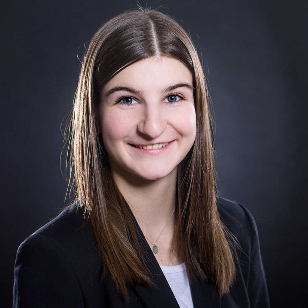 Laura Alexander [Profiles] • Instagram, Twitter, TikTok Foller