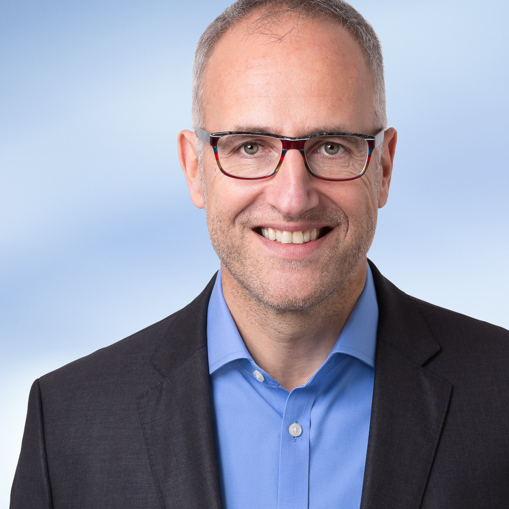 Dipl.Ing. Jörg Ruwe Bereichsleiter IT Hypo Vorarlberg Bank AG XING