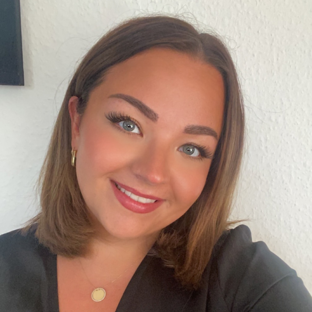 Lisa Ionov Sachbearbeiter Immobilienverwaltung Domovest