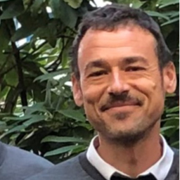Dr. Eduardo Castillo Soto