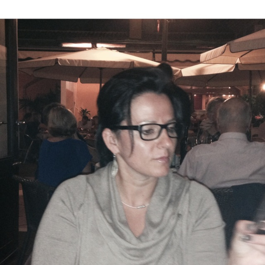 Tamara Giovanoli Leitung Beautyclinic AG XING