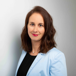 Dr. Sabrina Hanshans 