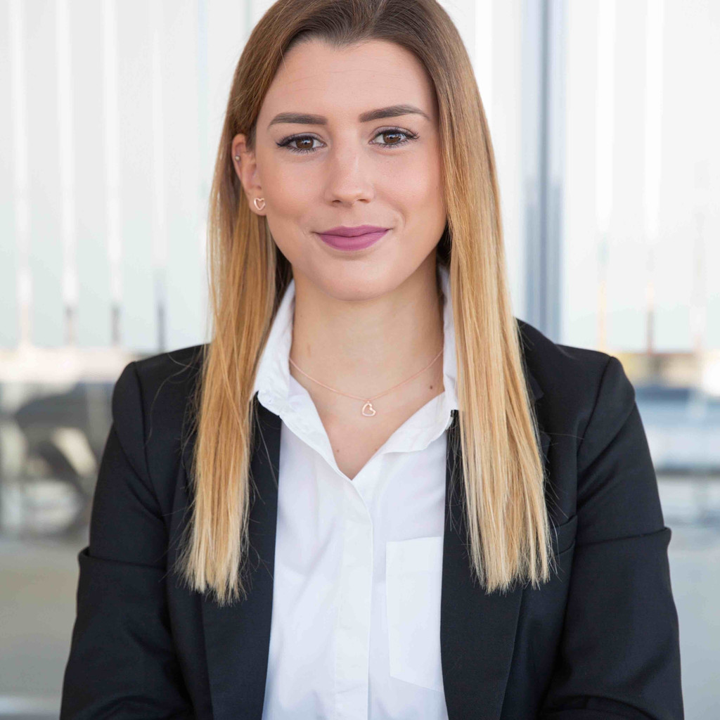Jeannie Jung - Junior Finanzierungsberaterin - Interhyp AG ...