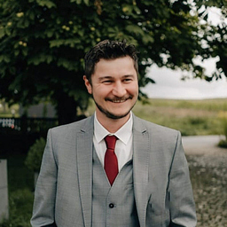Dr. Hannes Welz