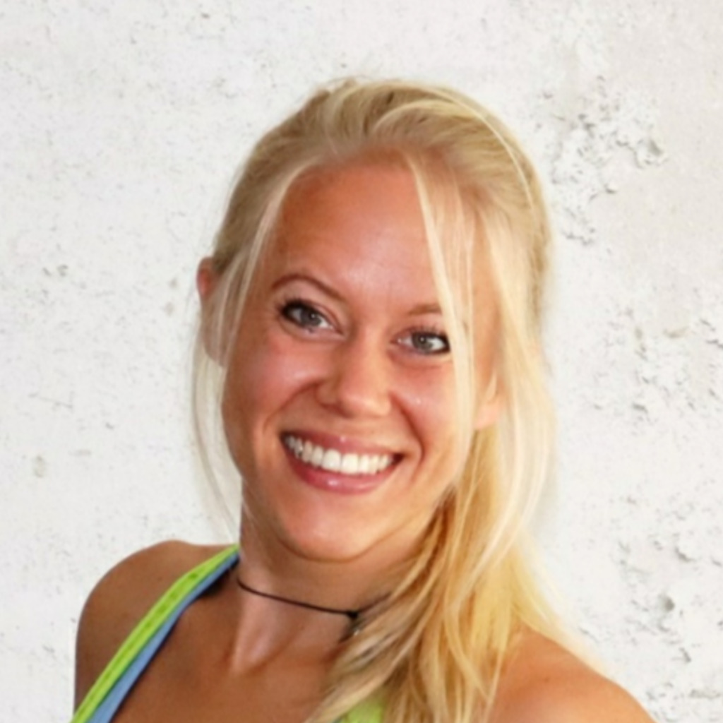 Yvonne schaale flugbegleiterin tuifly gmbh xing