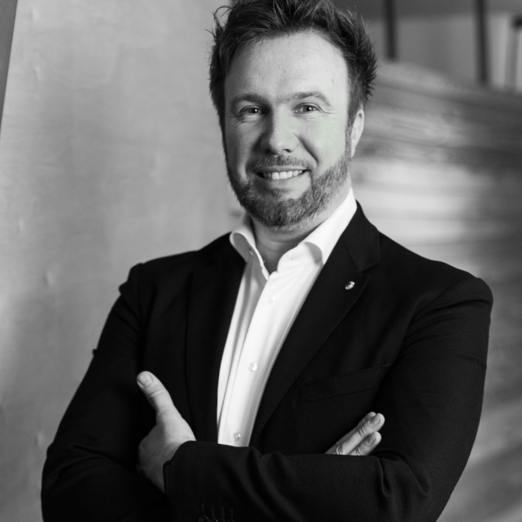 Peter Santer Verkaufsleiter / Head of Sales Egger Licht GMBH