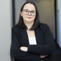 Dr. Corina Varga