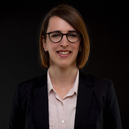 Dr. Julia Waizenegger