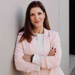 Stephanie Born