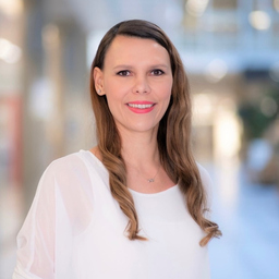Dr. Franziska Thal