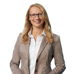 Julia Büst