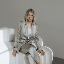 Nadine Stingl 