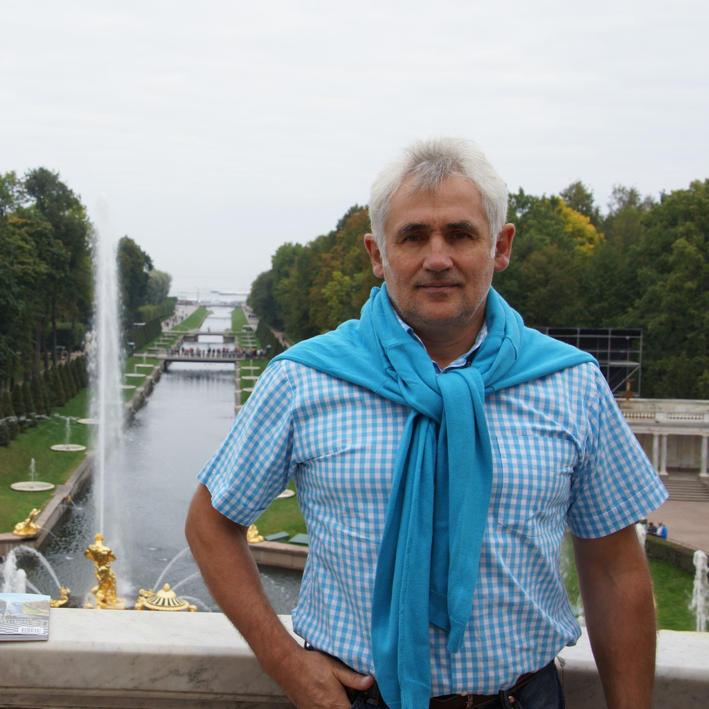 Hans Müller Geschäftsführer Hans Müller Management & Consulting XING