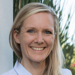 Dr. Nina Bougatf