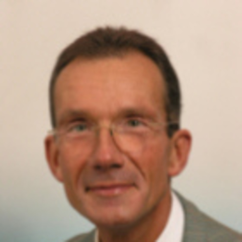 Dr. Max Rodenkirchen Senior Consultant Dr. Max Rodenkirchen XING