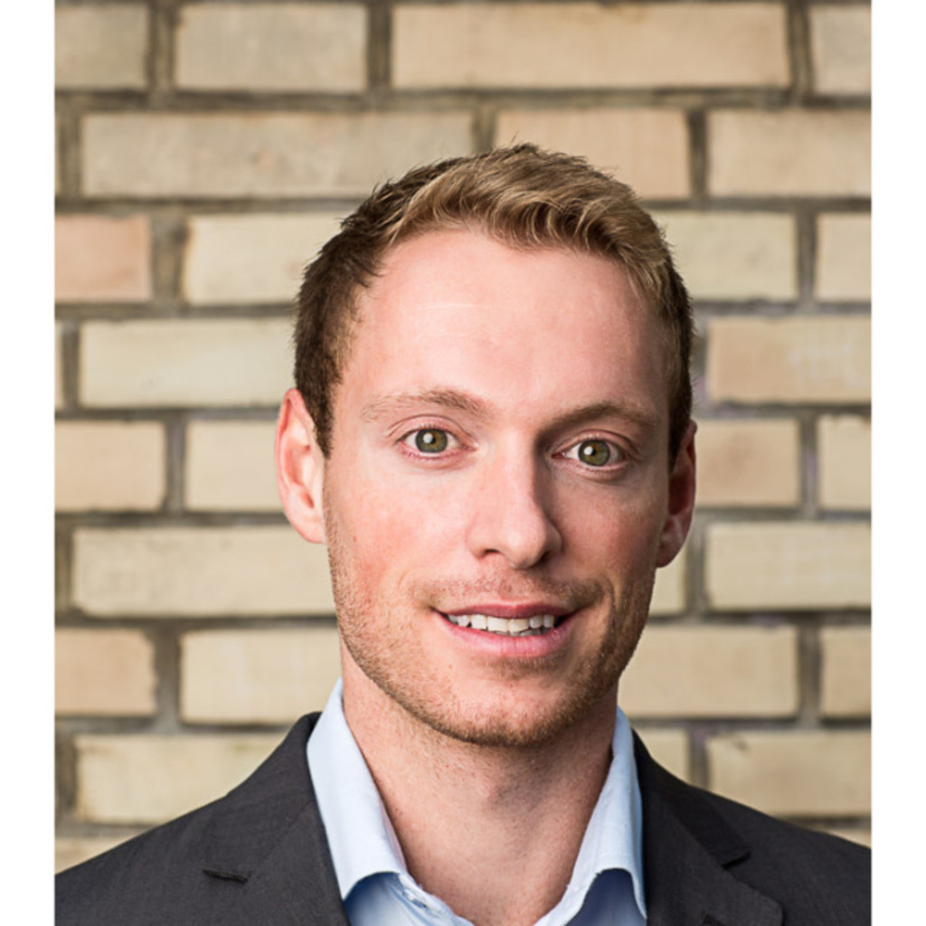 Fabian Karlovich Content Marketing Executive Swiss International