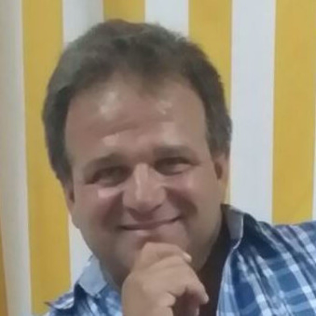 Francesco Augello Asset Manager Italien Aventron AG XING